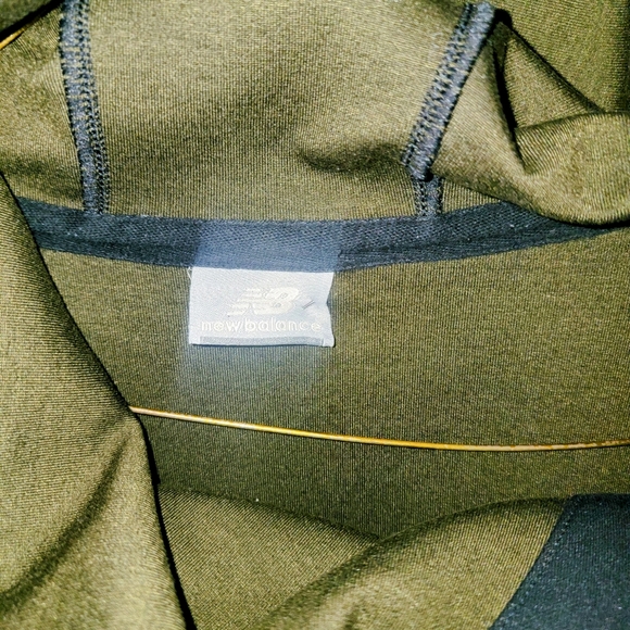 New Balance Wrap Around Coat. Women's Medium Drawstring Closure - Picture 2 of 6